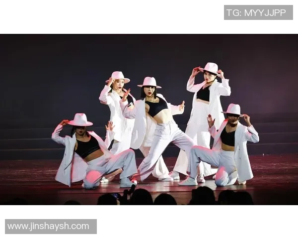 深圳街舞队技术探讨:舞蹈艺术与街头文化的完美融合之路 深圳街舞队技术探讨:舞蹈艺术与街头文化的完美融合之路